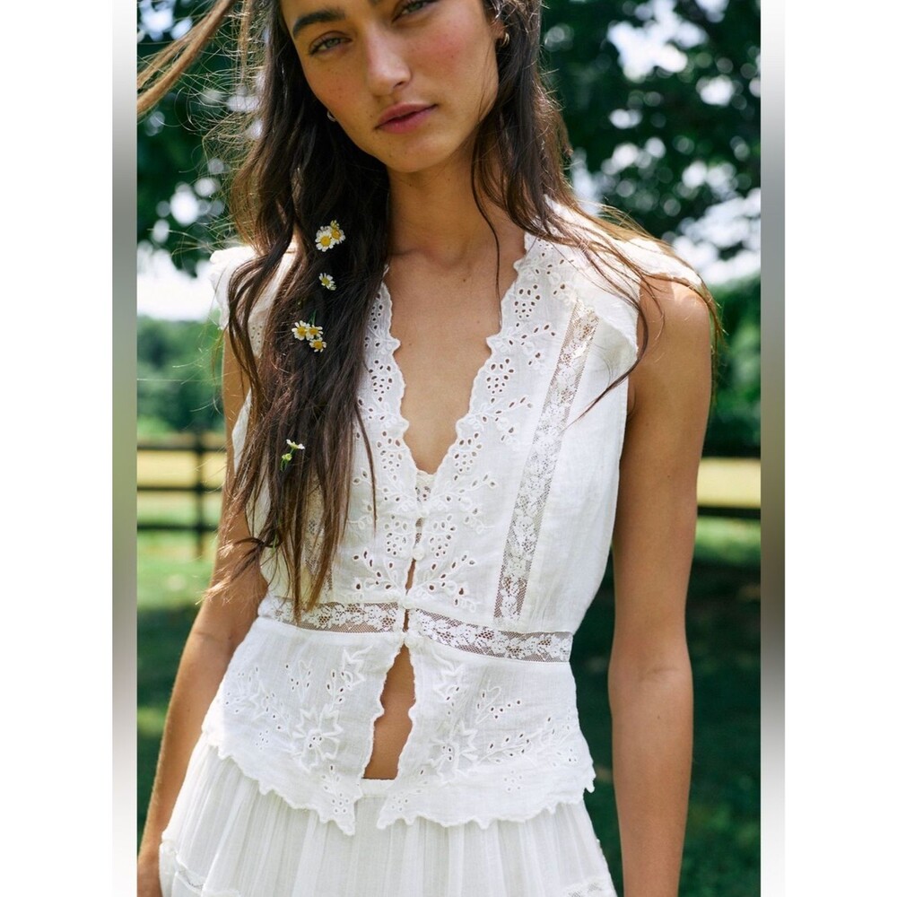 Free People Day Dreamer Top Eyelet Lace Tank V Neck Blouse White Size XS NEW